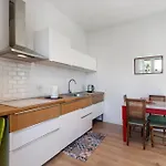 Casa Centro Mombello * 라베노-몸벨로